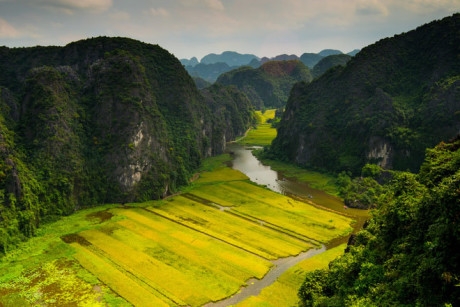 HÀ NỘI - TRÀNG AN - BÁI  ĐÍNH -  HẠ LONG - CHÙA BA VÀNG - SAPA (đường Cao tốc)