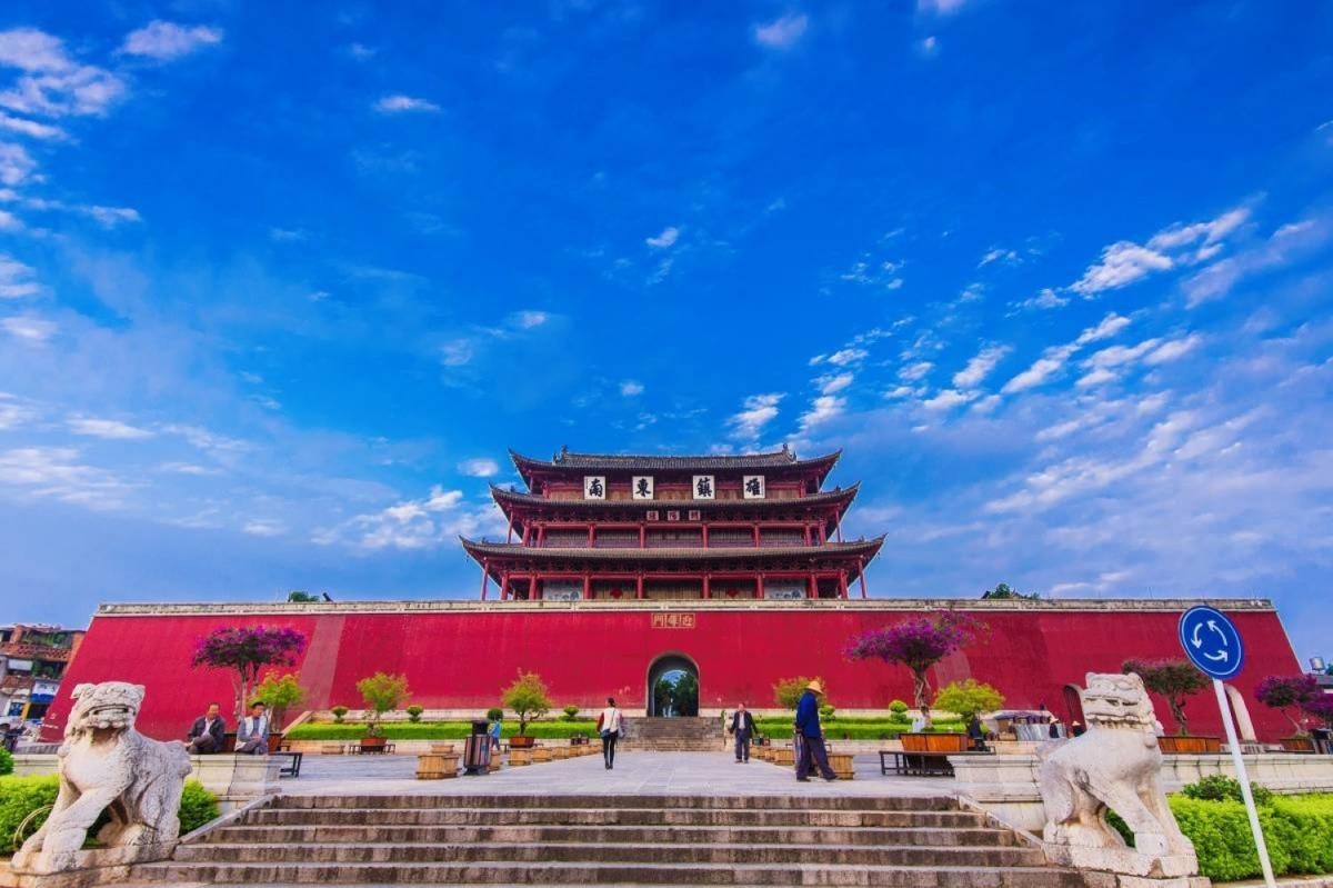HÀ NỘI - LÀO CAI - DI LẶC - KIẾN THỦY - MÔNG TỰ  (Thời gian: 3 ngày 3 đêm)